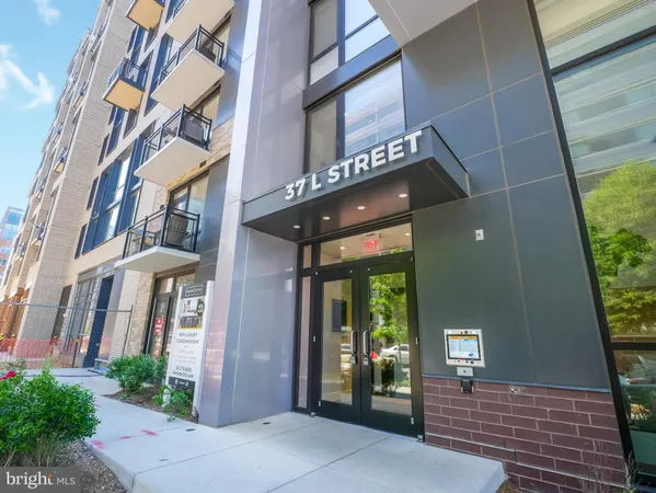$3,200 | 37 L Street Southeast, Unit 601, Washington, DC 20003