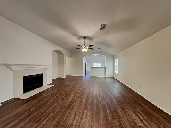 $2,125 | 20111 Niagara Falls Drive, Tomball, TX 77375