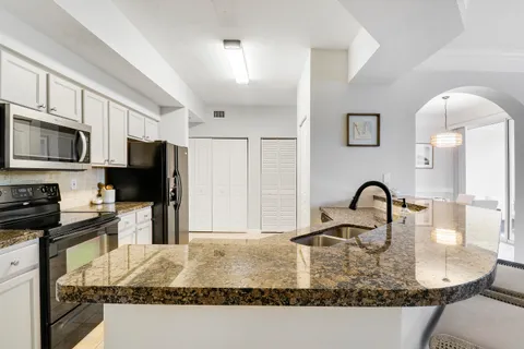 $2,999 | 275 Murcia Drive, Unit 212, Jupiter, FL 33458