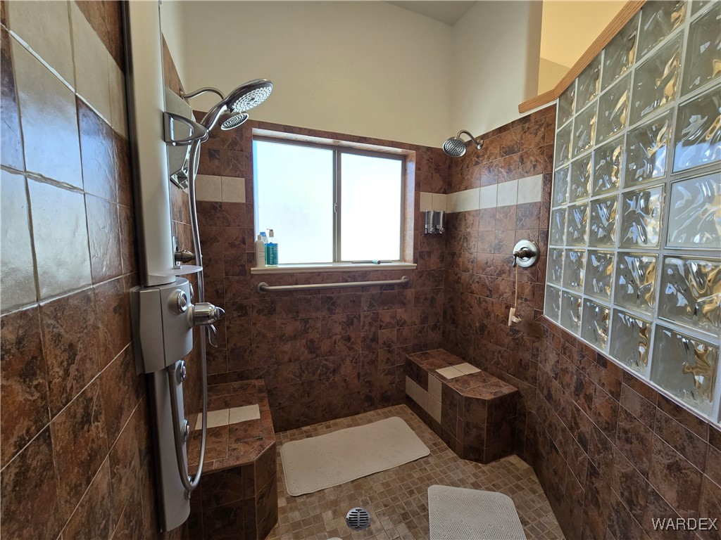 3319 Producers Mine Road Kingman, AZ 86401 - Photo 22 of 47 Master Bathroom