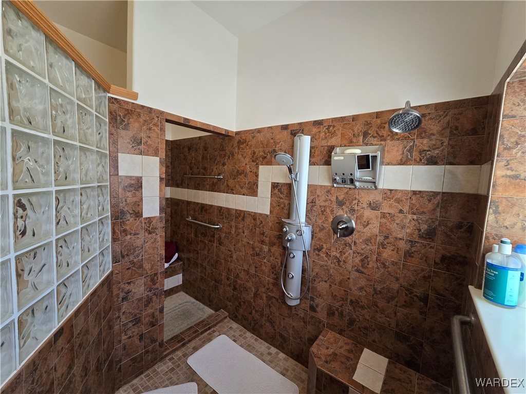 3319 Producers Mine Road Kingman, AZ 86401 - Photo 25 of 47 Master Bathroom