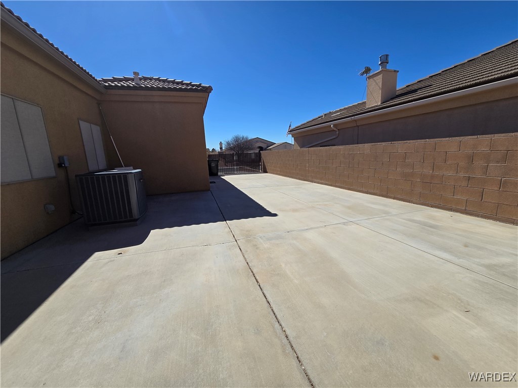 3319 Producers Mine Road Kingman, AZ 86401 - Photo 7 of 47 Parking