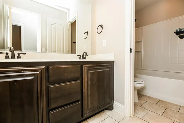 $2,750 | 826 Graham Drive, Burleson, TX 76028