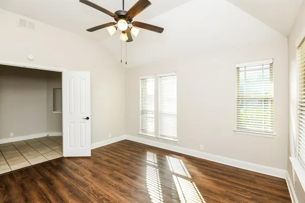 $2,750 | 826 Graham Drive, Burleson, TX 76028