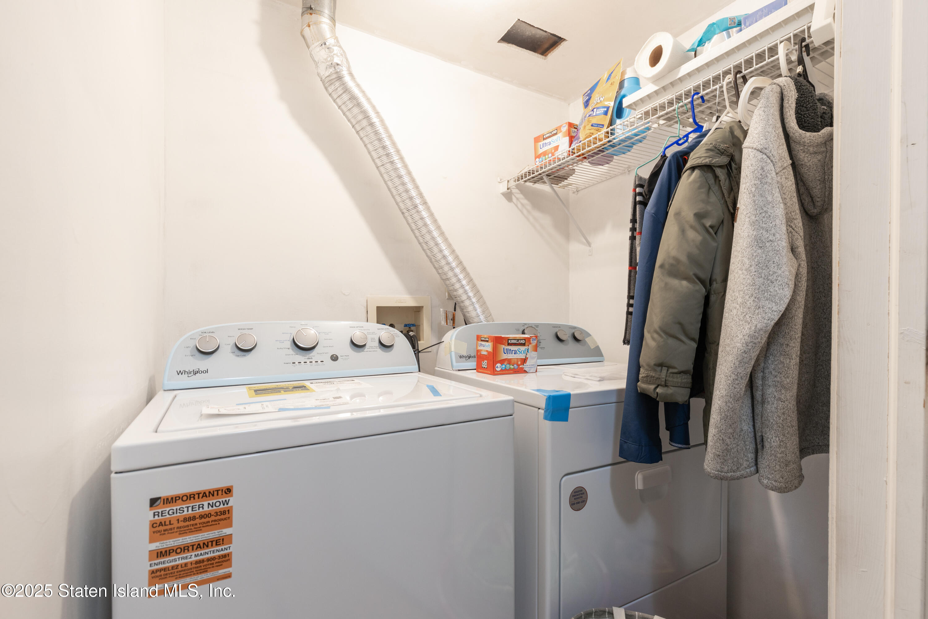 263 Jamie Lane Staten Island, NY 10312 - Photo 11 of 44 a utility room with dryer and washer