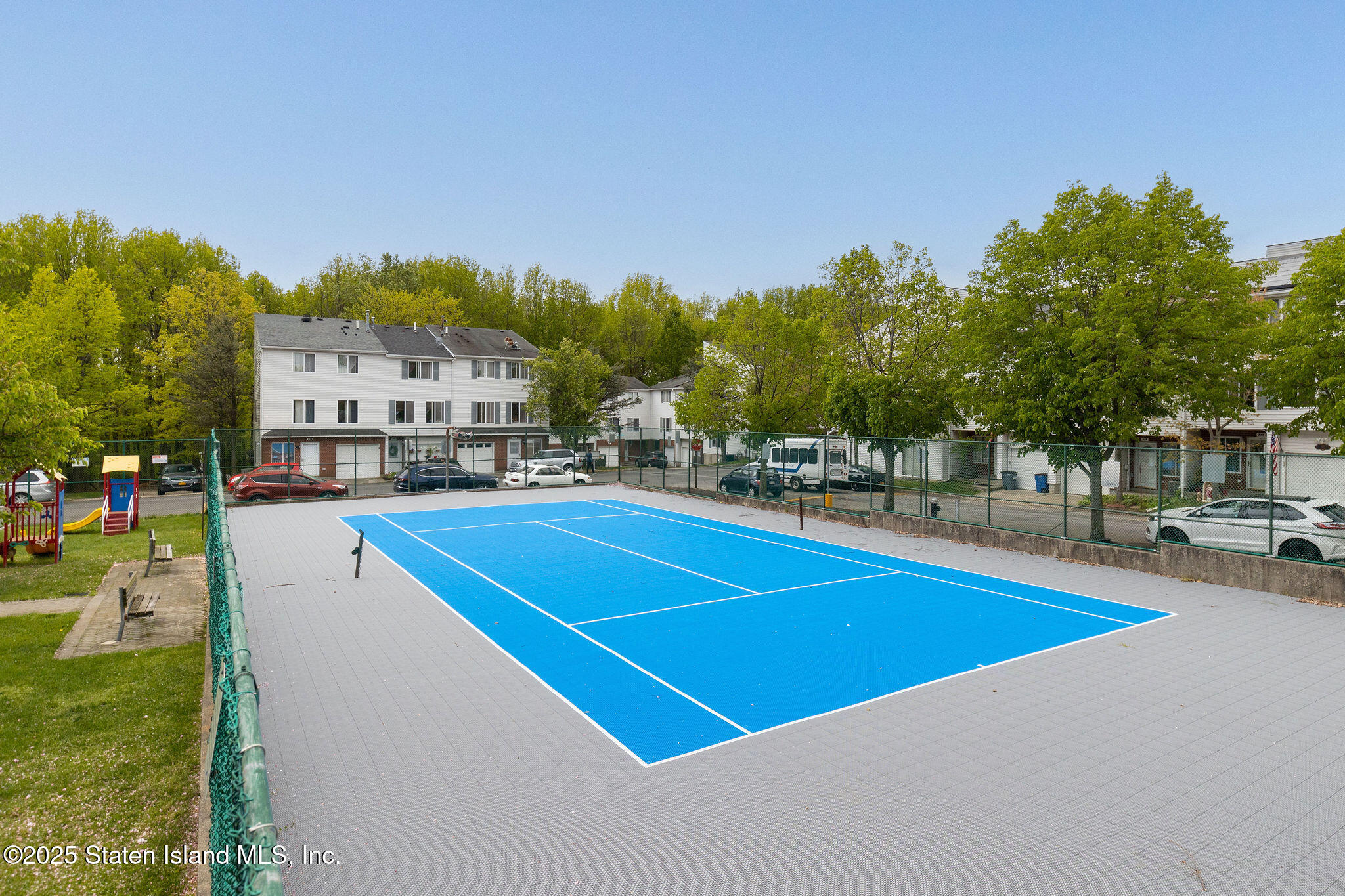 263 Jamie Lane Staten Island, NY 10312 - Photo 44 of 44 a view of a tennis court