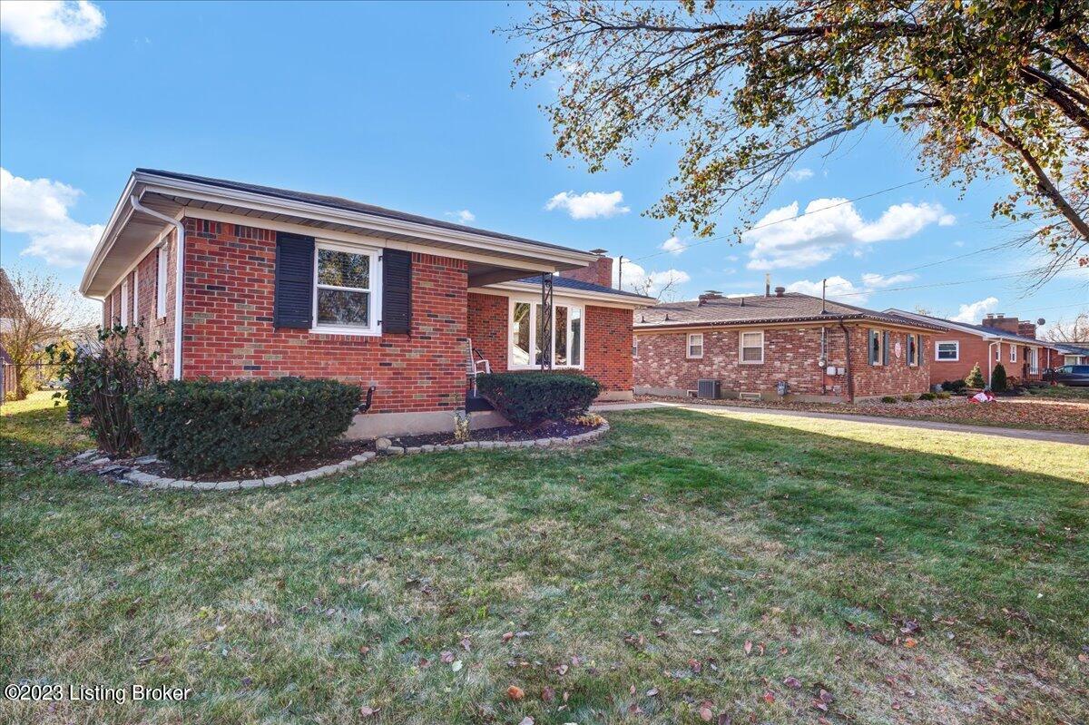 8209 Delido Road Louisville, KY 40219 - Photo 3 of 44 03-8209 Delido Rd-103