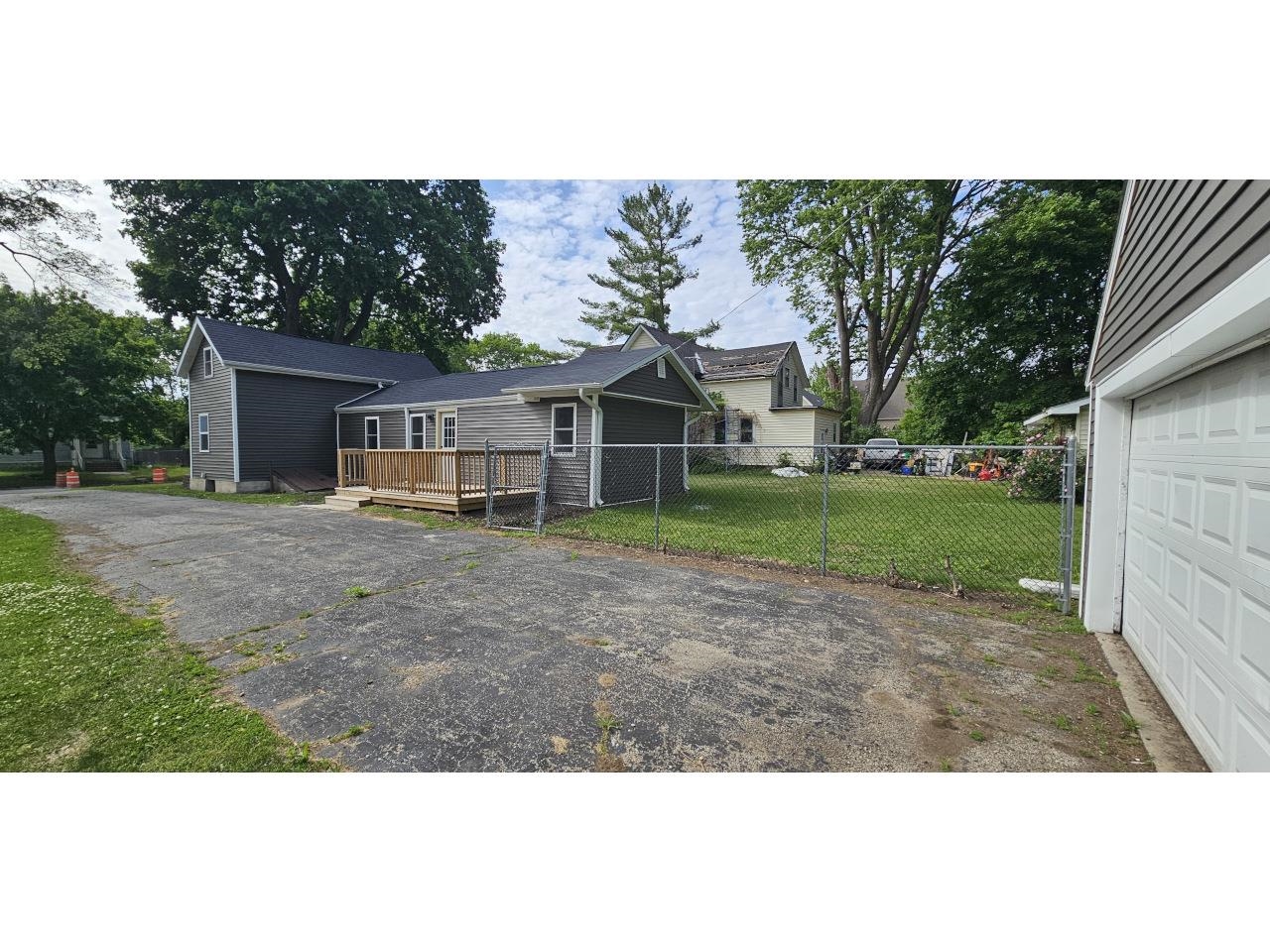 831 Harrison Avenue Beloit, WI 53511 - Photo 7 of 34