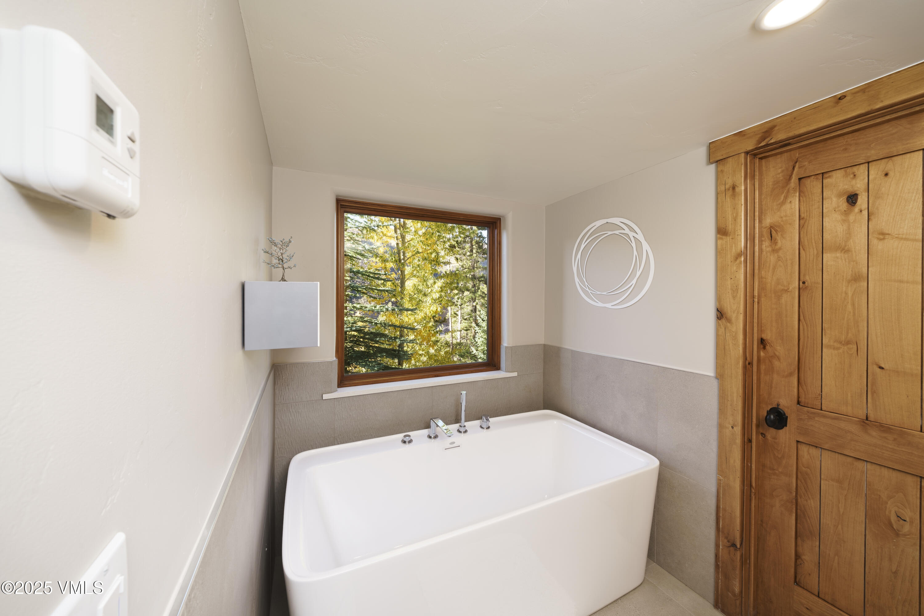 2735 Snowberry Drive, Unit B Vail, CO 81657 - Photo 11 of 48 2735B_Snowberry_Drive_063