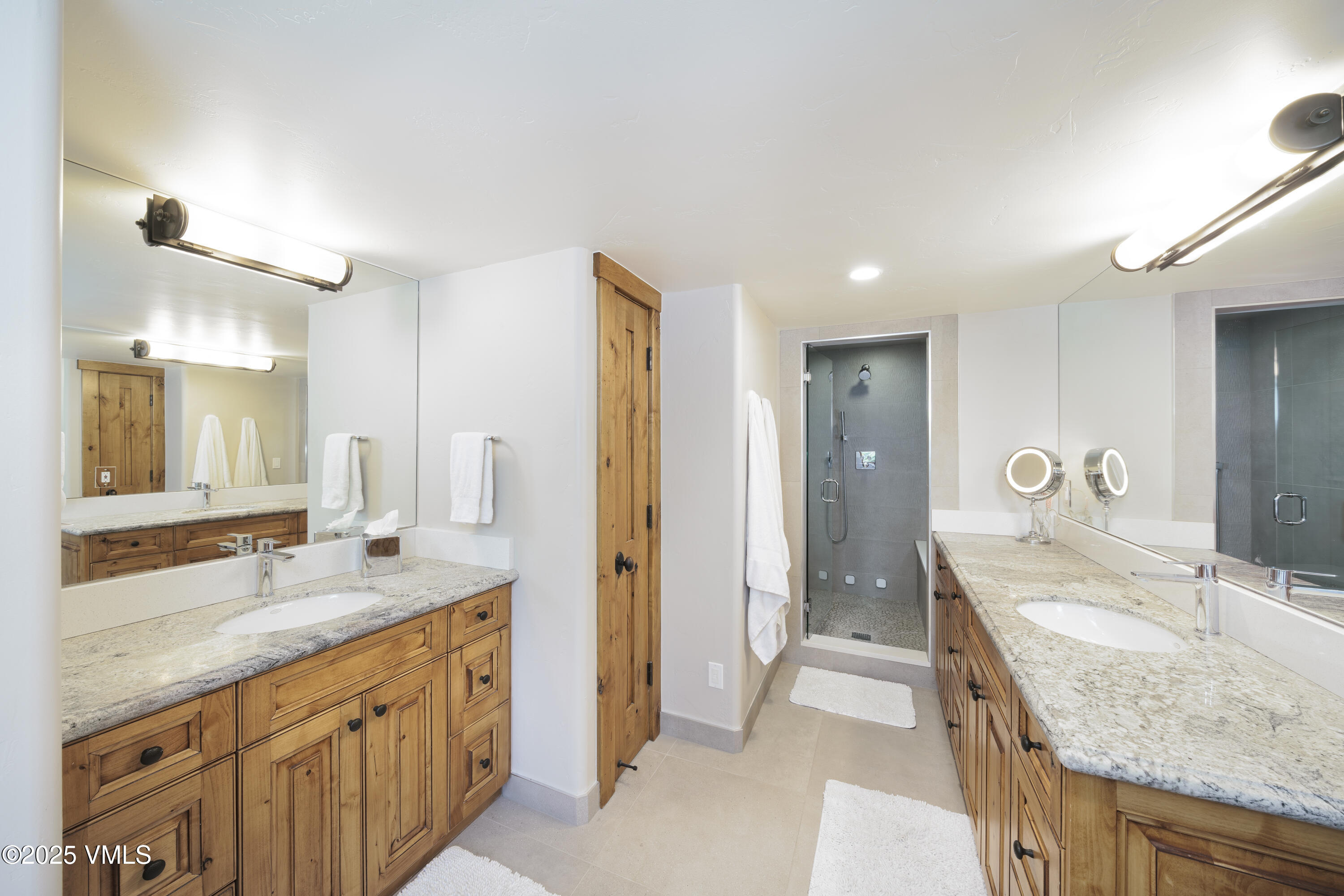 2735 Snowberry Drive, Unit B Vail, CO 81657 - Photo 17 of 48 2735B_Snowberry_Drive_066