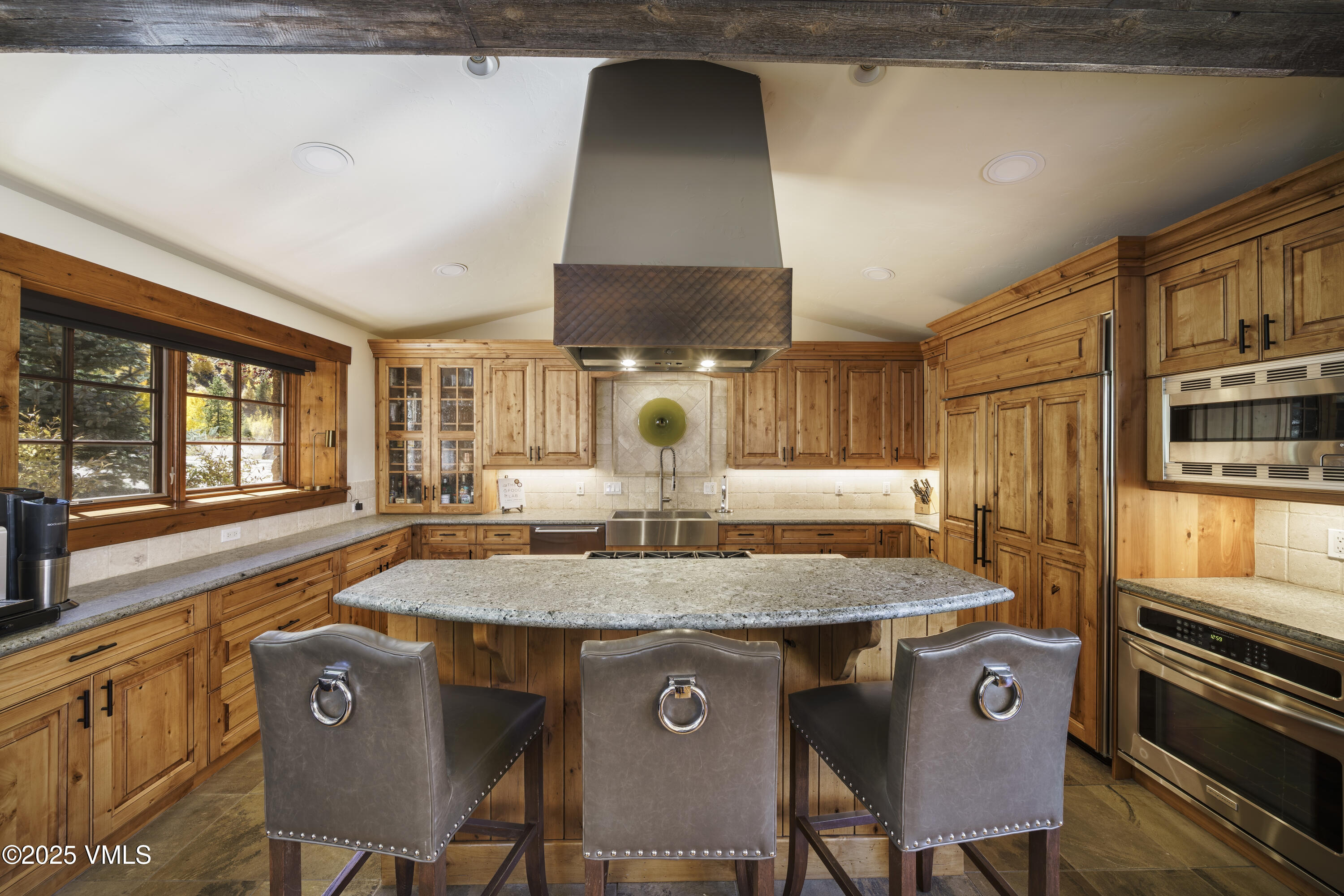 2735 Snowberry Drive, Unit B Vail, CO 81657 - Photo 6 of 48 2735B_Snowberry_Drive_013