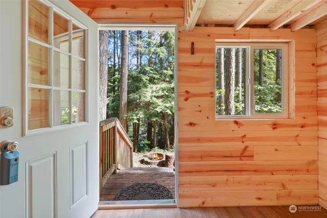 a view of entryway with a front door