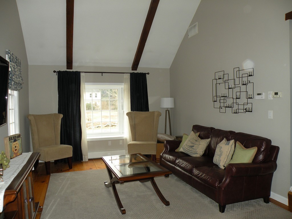 32 Robinson Road Littleton, MA 01460 - Photo 9 of 29 Gallery Image 9