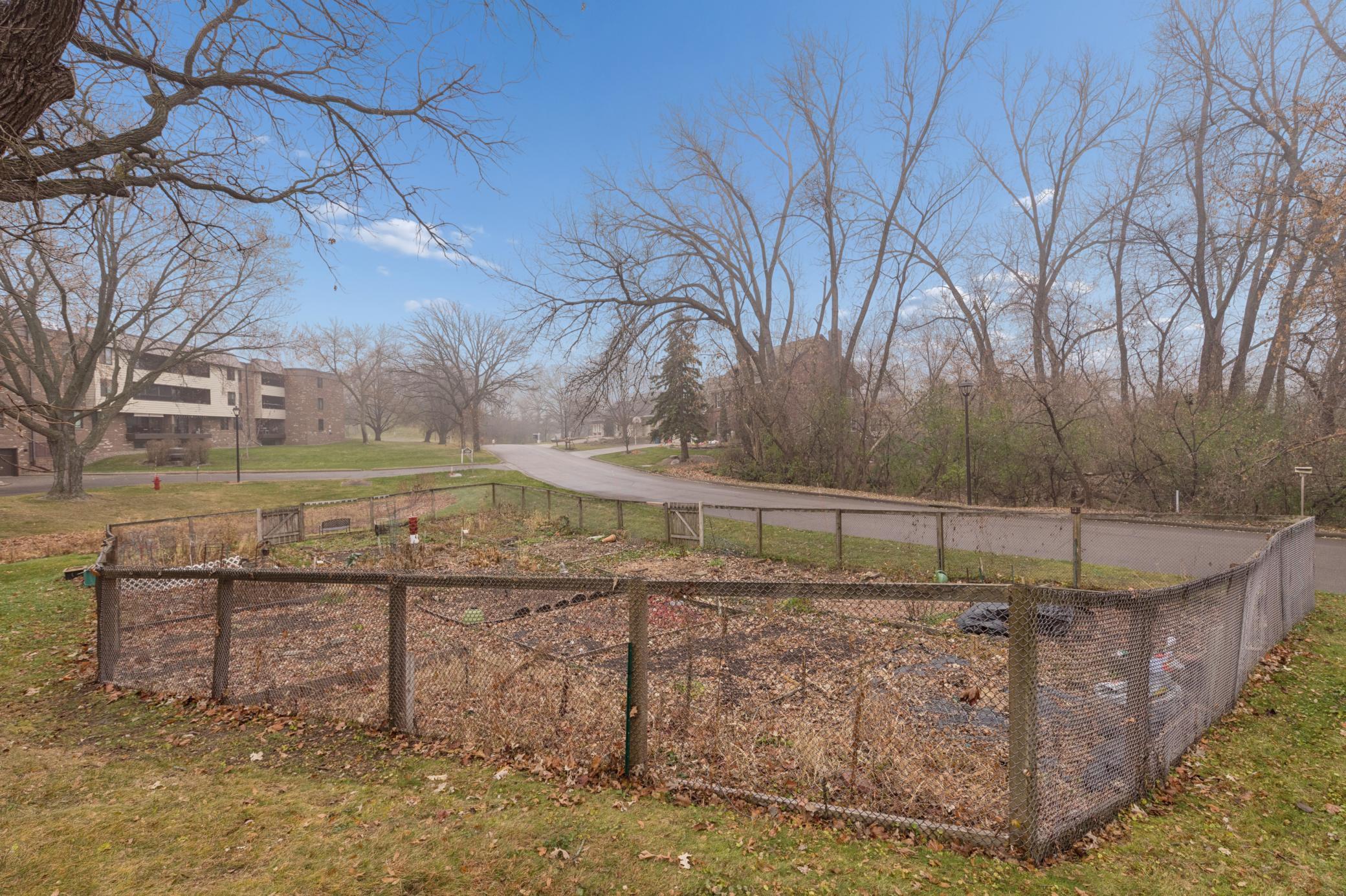 7510 Cahill Road, Unit 317B Edina, MN 55439 - Photo 27 of 30