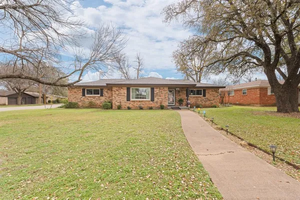 $264,900 | 1001 Princeton Place, Cleburne, TX 76033