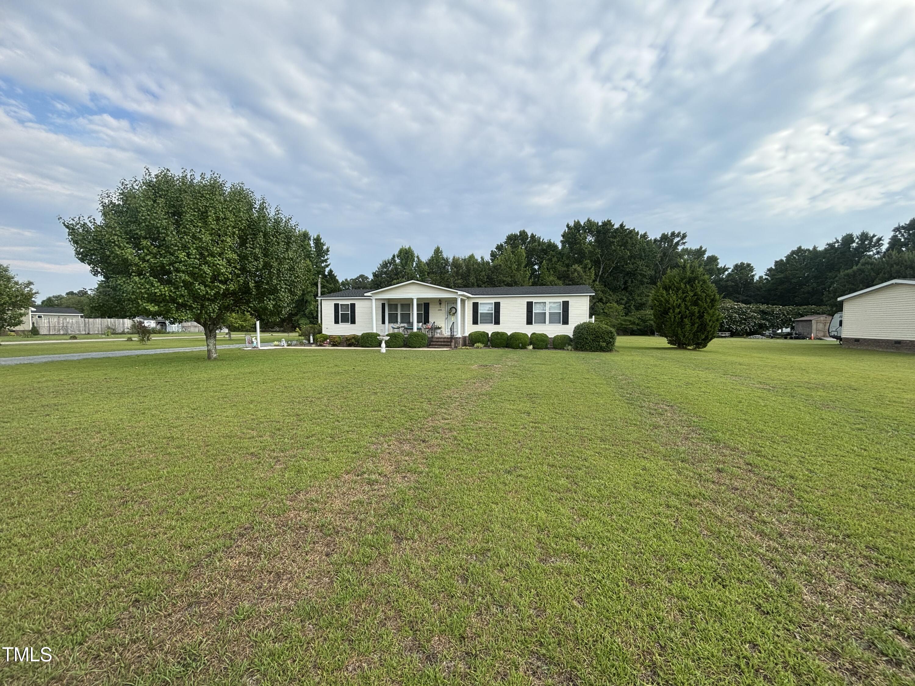 1492 Evans Road Princeton, NC 27569 - Photo 5 of 26 Large Front Yard