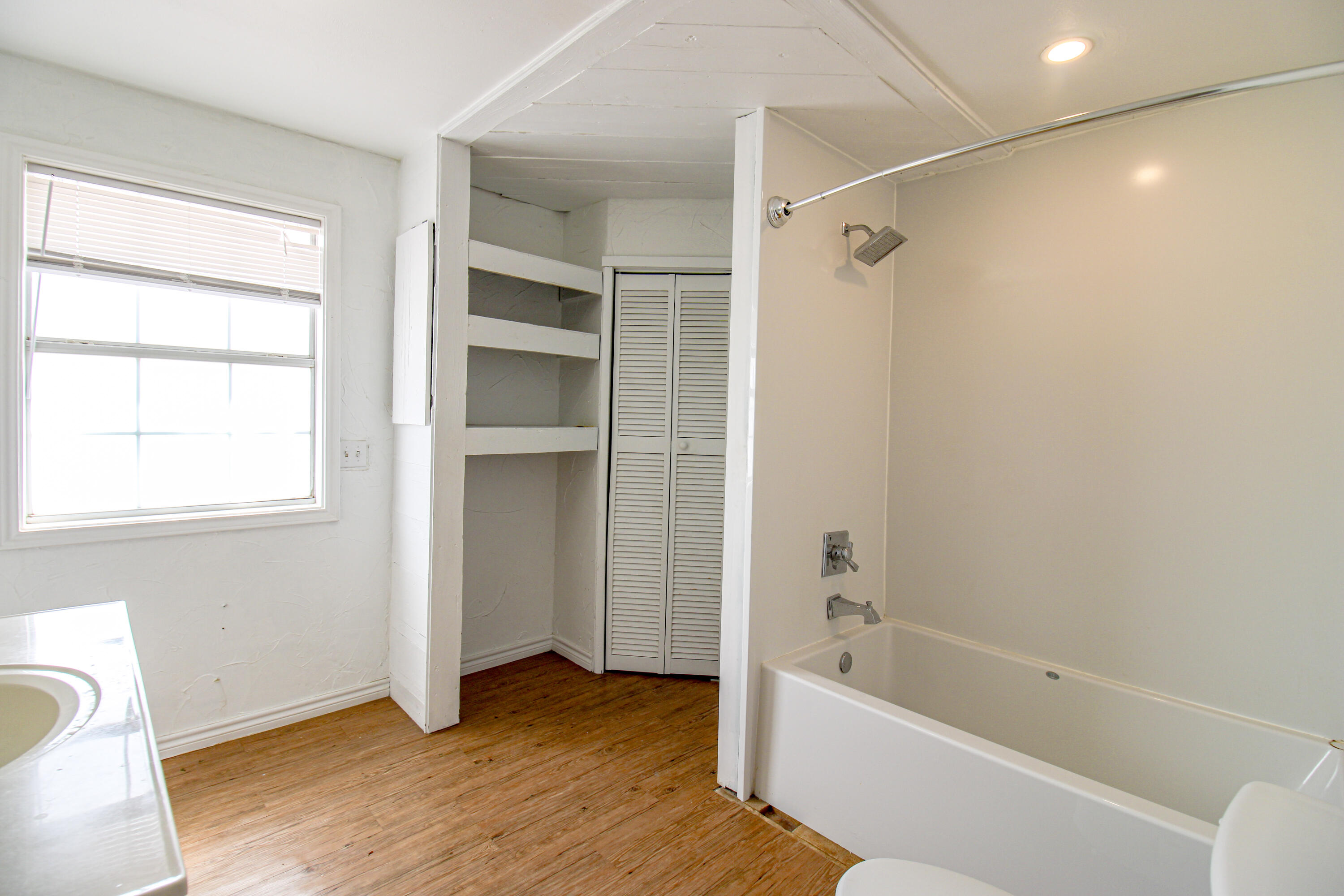 1120 Tilford Avenue Ralls, TX 79357 - Photo 22 of 38 hall bathroom