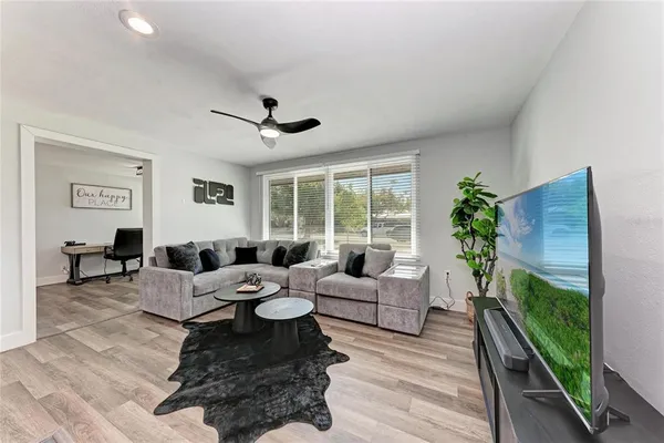 $3,000 | 339 Suwanee Avenue, Sarasota, FL 34243