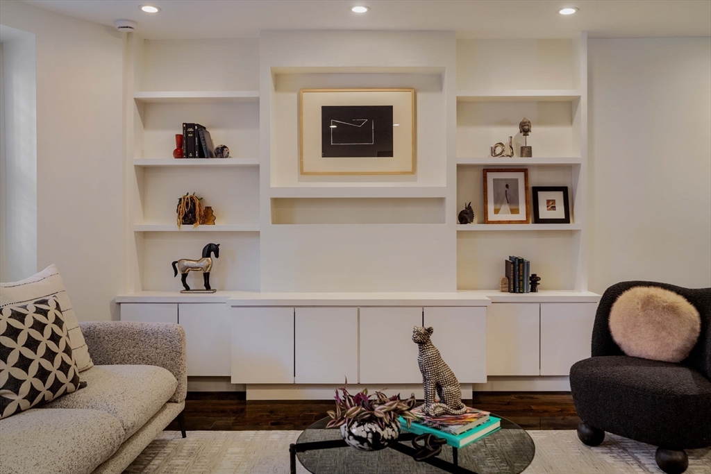 92 Waltham Street, Unit 1A Boston, MA 02118 - Photo 14 of 41 a living room with furniture