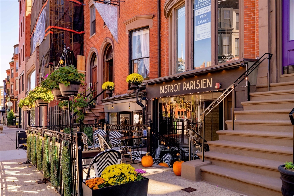 92 Waltham Street, Unit 1A Boston, MA 02118 - Photo 40 of 41 an outdoor view of a building with glass windows