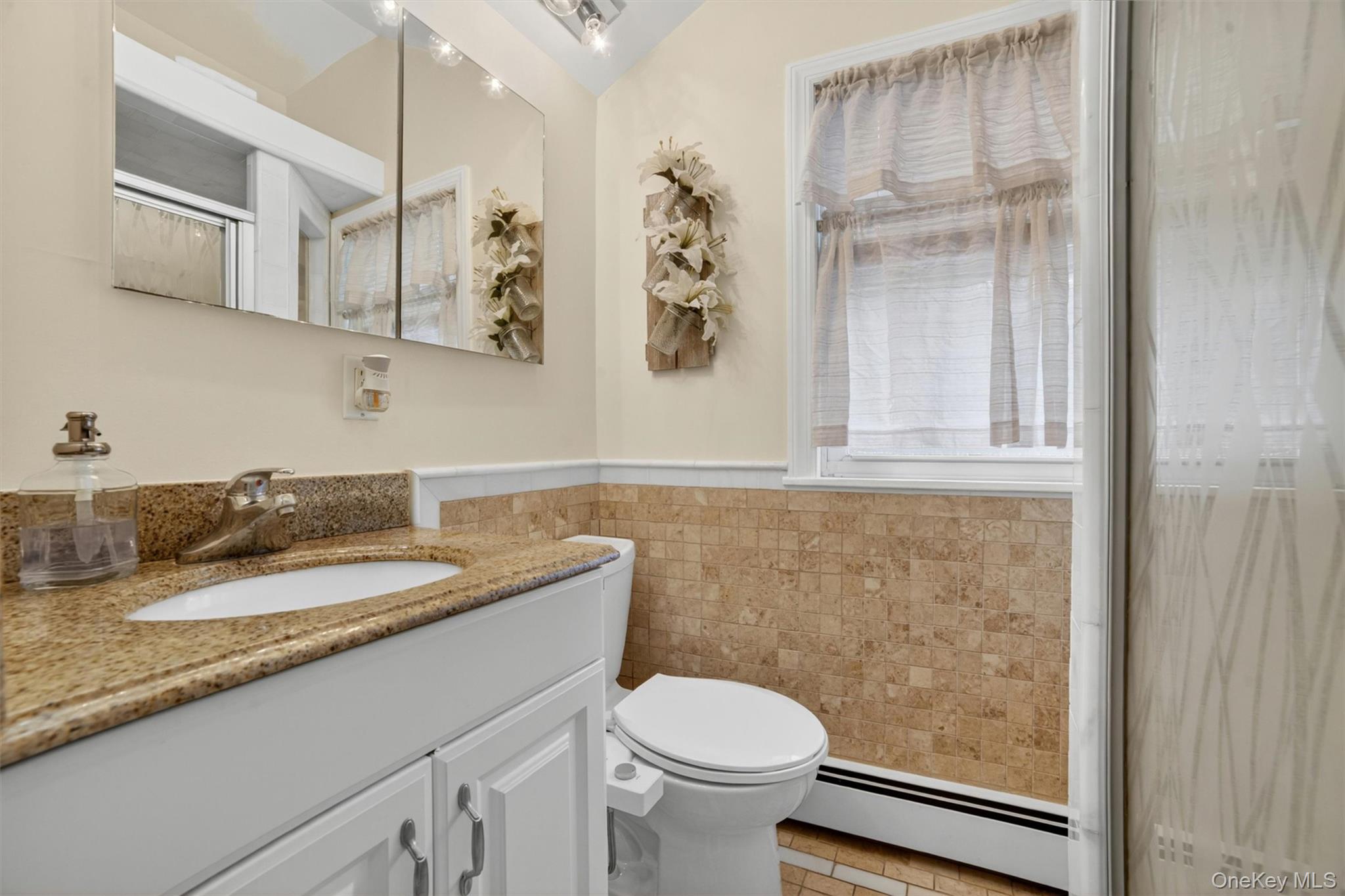 281 Croton Dam Road, Unit A Ossining, NY 10562 - Photo 19 of 25 2nd floor bathroom