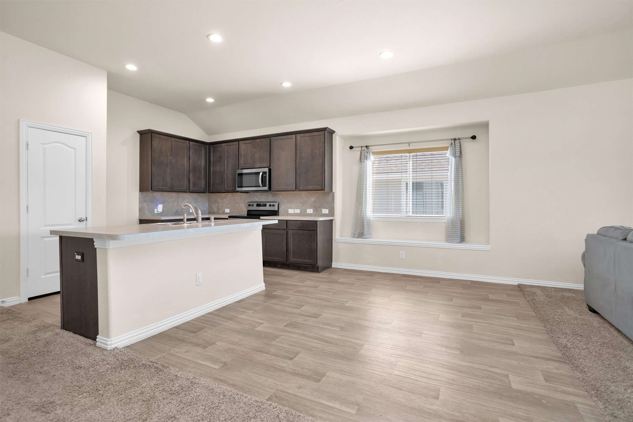 223 Shoreview Drive Conroe, TX 77303 - Photo 16 of 39