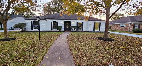 $3,500 | 18630 Prince William Lane, Houston, TX 77058
