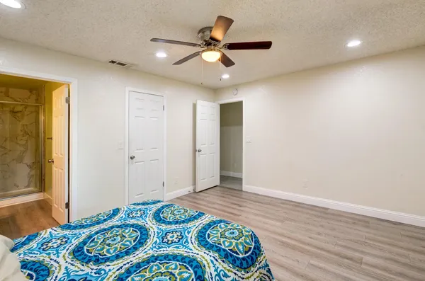 $382,200 | 5488 East Iowa Avenue, Fresno, CA 93727