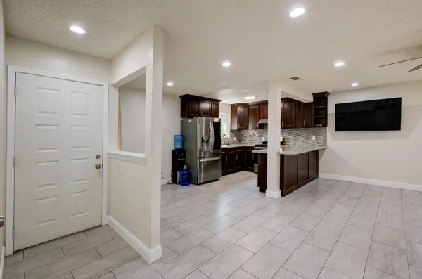 $382,200 | 5488 East Iowa Avenue, Fresno, CA 93727