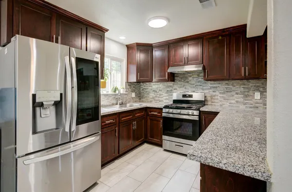 $382,200 | 5488 East Iowa Avenue, Fresno, CA 93727