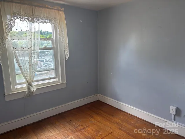 $225,000 | 164 North Mitchell Avenue, Bakersville, NC 28705