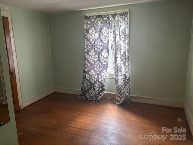 $225,000 | 164 North Mitchell Avenue, Bakersville, NC 28705