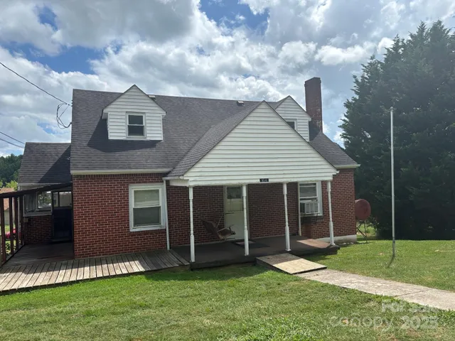 $225,000 | 164 North Mitchell Avenue, Bakersville, NC 28705