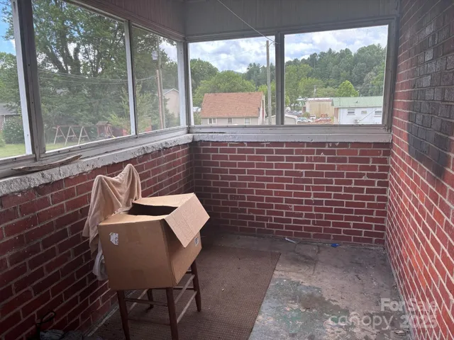 $225,000 | 164 North Mitchell Avenue, Bakersville, NC 28705