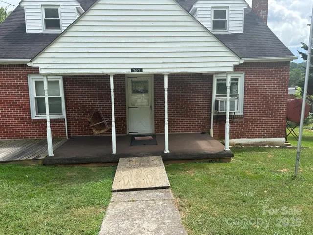 $225,000 | 164 North Mitchell Avenue, Bakersville, NC 28705