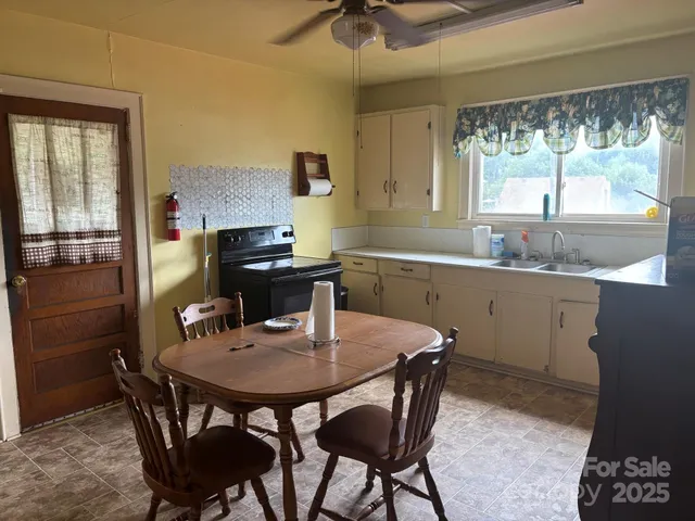 $225,000 | 164 North Mitchell Avenue, Bakersville, NC 28705