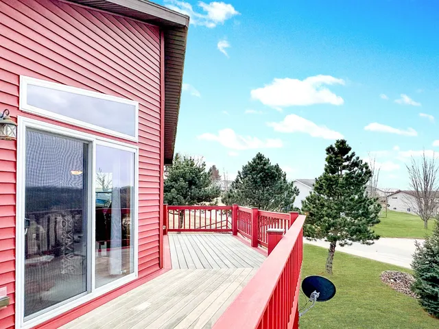 $319,000 | 368 Highpointe Loop, Mcgregor, IA 52157