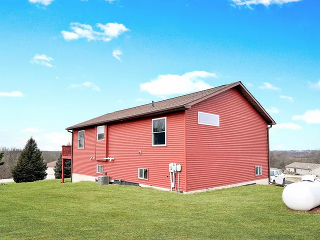 $319,000 | 368 Highpointe Loop, Mcgregor, IA 52157