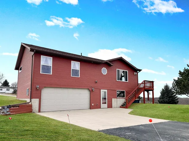 $319,000 | 368 Highpointe Loop, Mcgregor, IA 52157