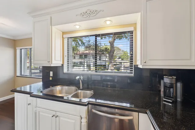 $4,000 | 100 Pelican Pointe Drive, Unit 101, Delray Beach, FL 33483