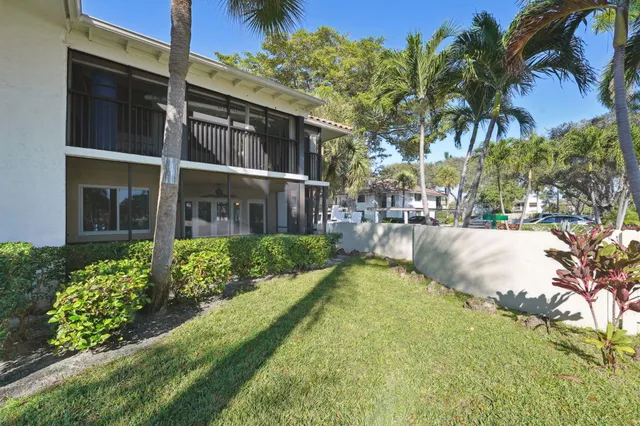 $4,000 | 100 Pelican Pointe Drive, Unit 101, Delray Beach, FL 33483