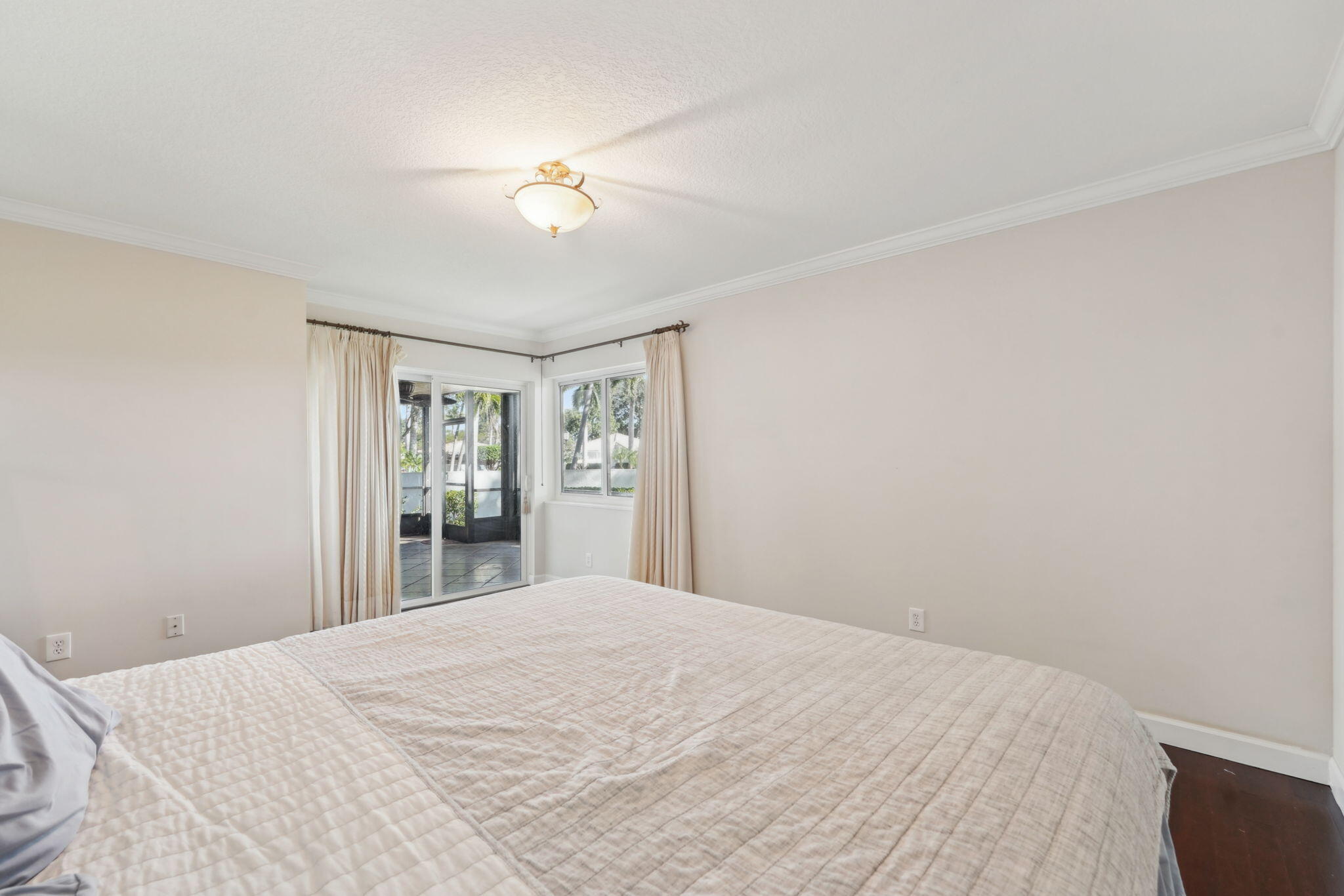 100 Pelican Pointe Drive, Unit 101 Delray Beach, FL 33483 - Photo 23 of 37 Primary Bedroom