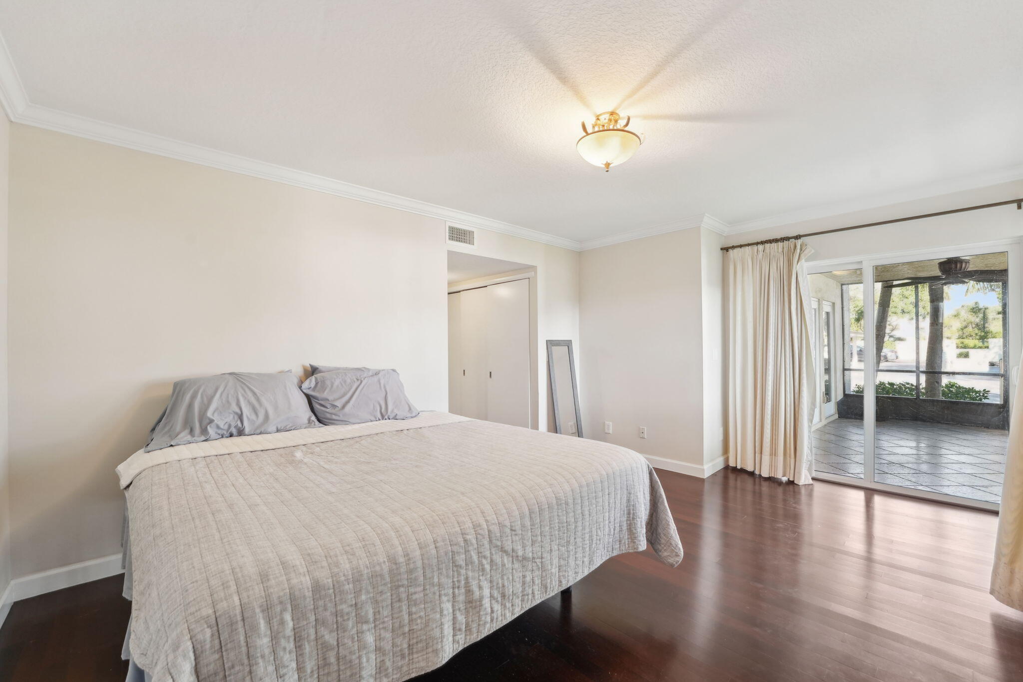 100 Pelican Pointe Drive, Unit 101 Delray Beach, FL 33483 - Photo 24 of 37 Primary Bedroom