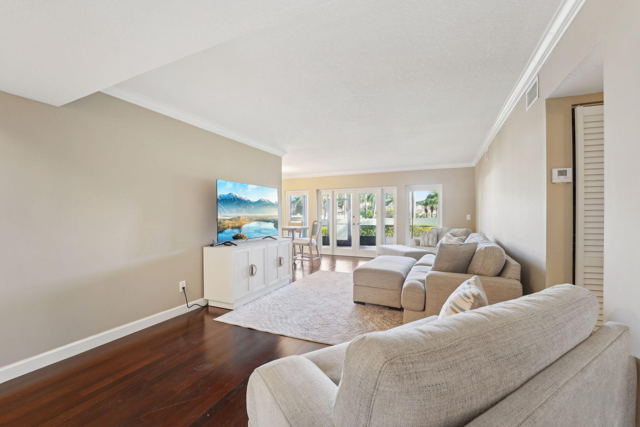 100 Pelican Pointe Drive, Unit 101 Delray Beach, FL 33483 - Photo 5 of 37 Living Room