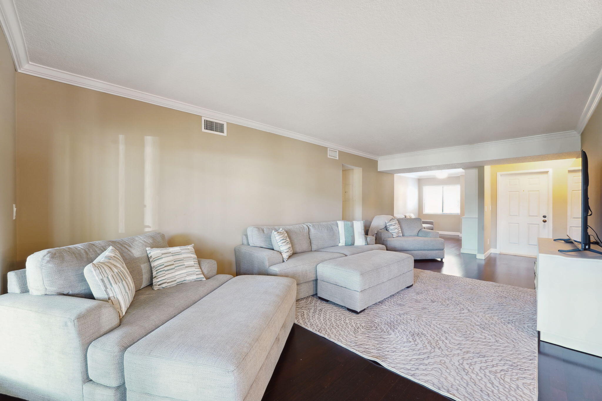 100 Pelican Pointe Drive, Unit 101 Delray Beach, FL 33483 - Photo 7 of 37 Living Room