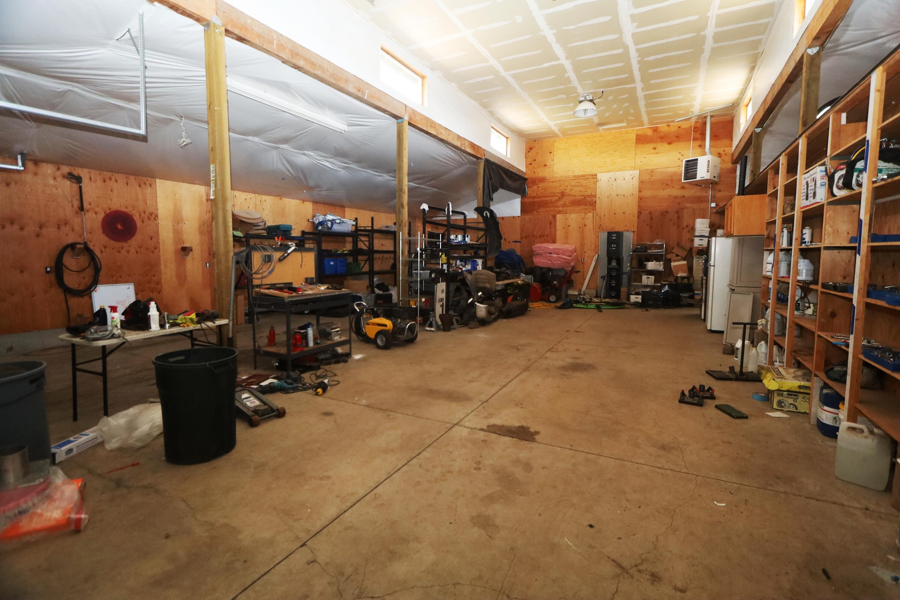 21491 Bear Creek Road Bend, OR 97701 - Photo 39 of 45 a view of a room with gym equipment