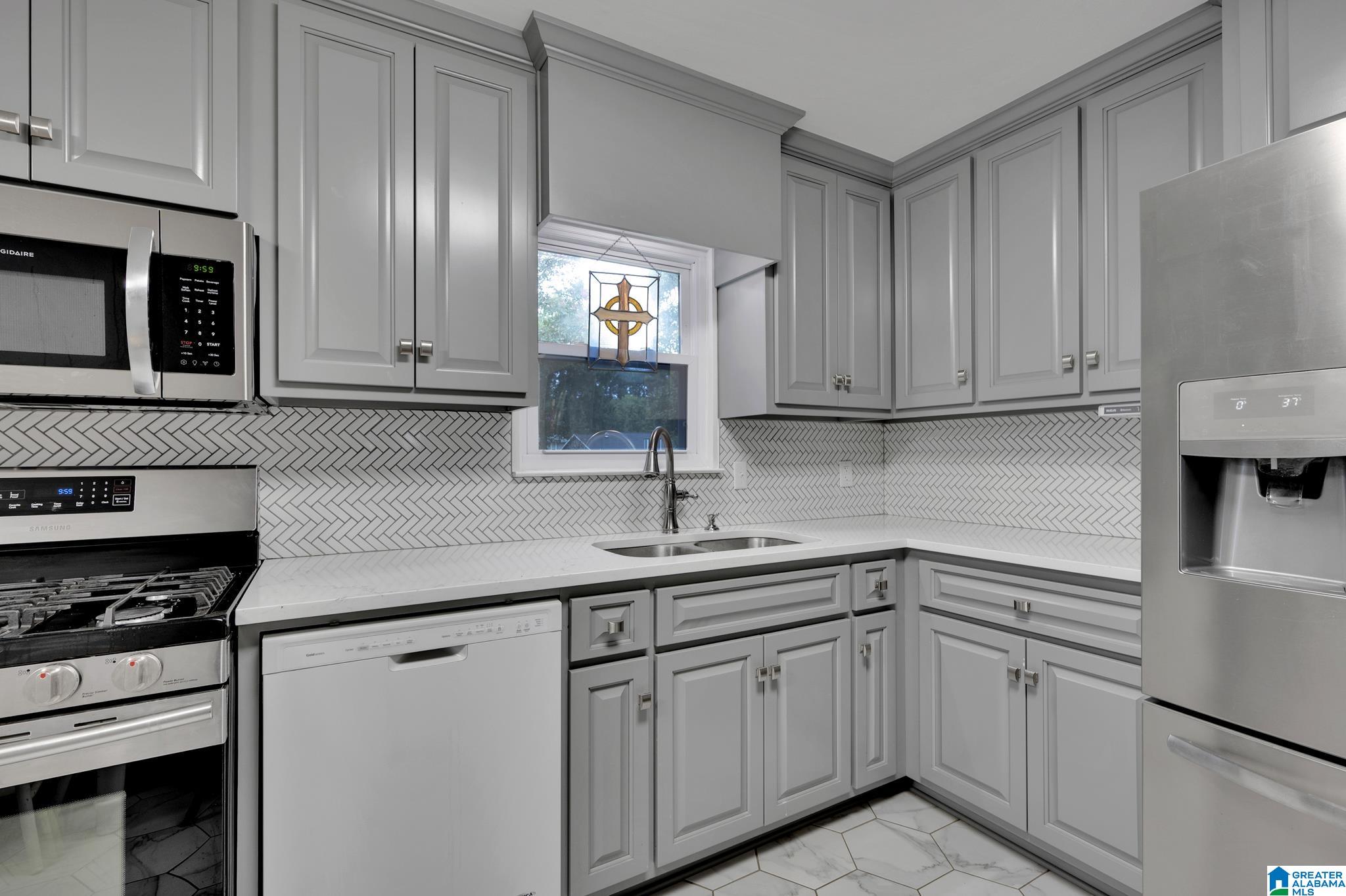 940 Graham Lane Mount Olive, AL 35117 - Photo 7 of 33