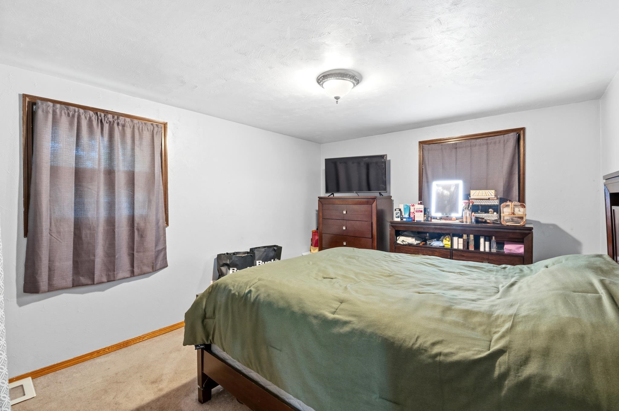 2525 Heather Road Green Bay, WI 54311 - Photo 12 of 27