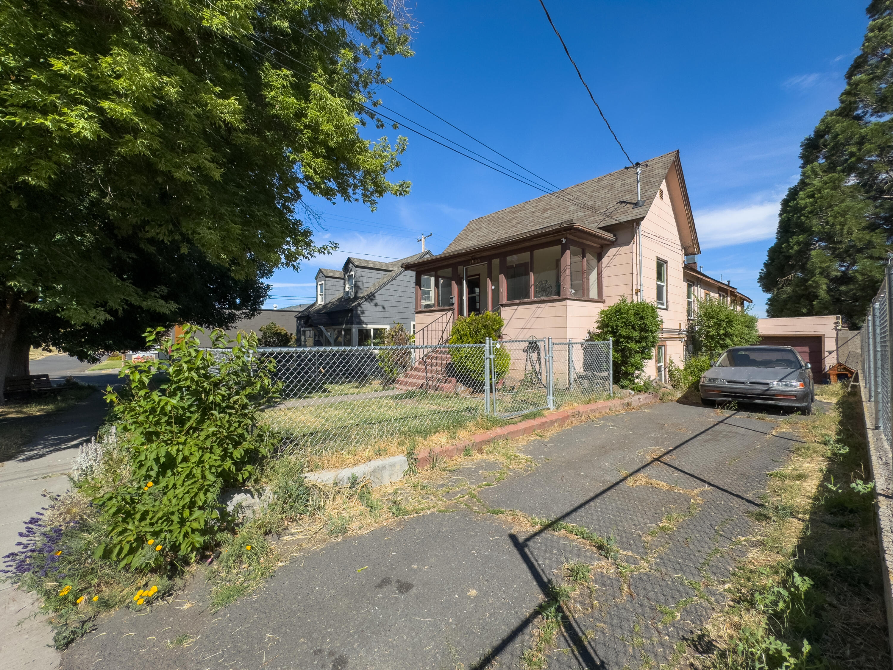 1034 High Street Klamath Falls, OR 97601 - Photo 4 of 55 1034 High St-04