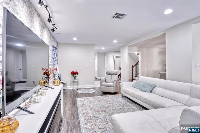 $825,000 | 119 Crystal Street, North Arlington, NJ 07031